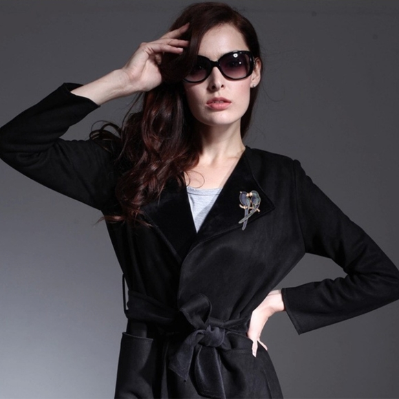 Lovely Bird Parrot Brooch Pin - Picture 8 of 9